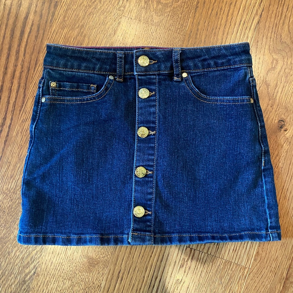 Adorable denim mini skirt in perfect condition.
